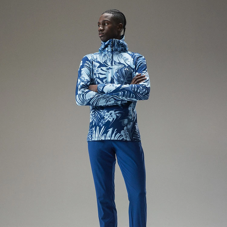 Jlindeberg J.Lindeberg Aerial 1/4 Zip Golf Hoodie 6 Jlindeberg J.Lindeberg Aerial 1/4 Zip Golf Hoodie - Image 4