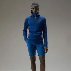 Jlindeberg J.Lindeberg Aerial 1/4 Zip Golf Hoodie -Golf Shoes Sales Store J.Lindeberg AW22 Aerial Quarter Hood GMJS07797 0337 SWLIN085 Navy PeonyAiry Blue Model 1