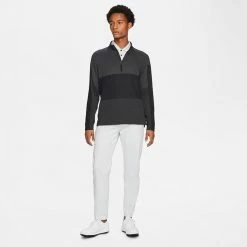 Nike Dry Vapor 1/2 Zip Golf Sweater 13 Nike Dry Vapor 1/2 Zip Golf Sweater -Golf Shoes Sales Store Nike SS21 Dry Vapor 1 2 Zip Sweater CU9828 010 Code SWNIK230 Black Grey Model 3